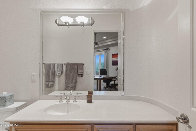 Guest Ensuite Bath 3