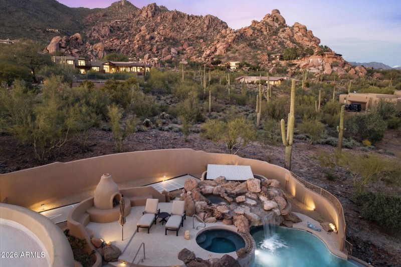 Very Private Setting