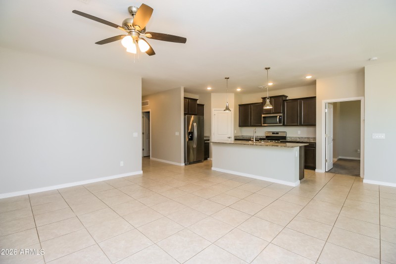 1011242.40454 W HENSLEY WAY - Dining Roo