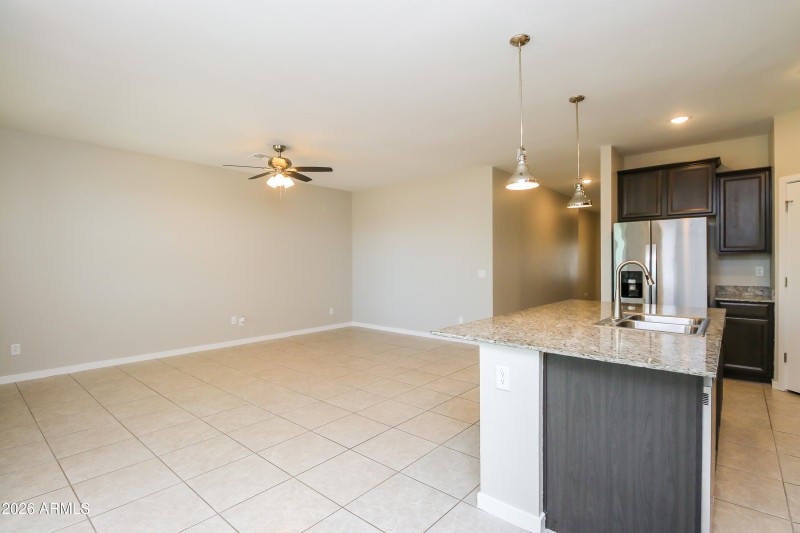 1011242.40454 W HENSLEY WAY - Dining Roo