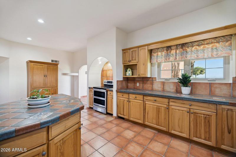 19-web-or-mls-7496-s-linda-lou-rd