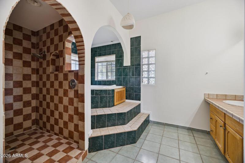 25-web-or-mls-7496-s-linda-lou-rd