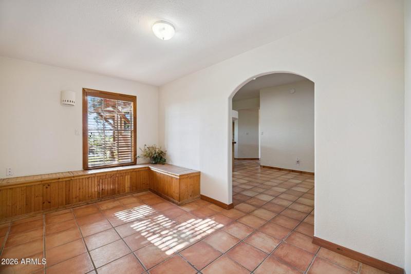 51-web-or-mls-7496-s-linda-lou-rd