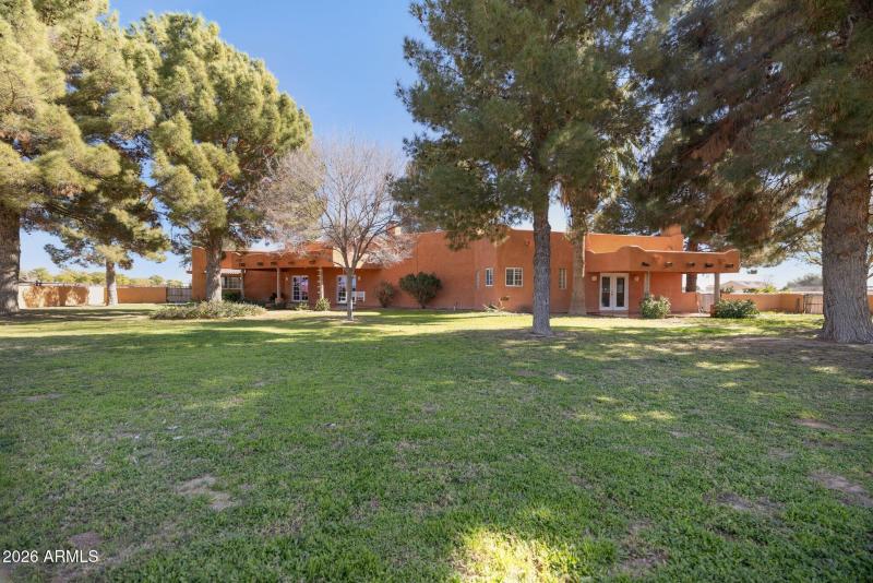 64-web-or-mls-7496-s-linda-lou-rd