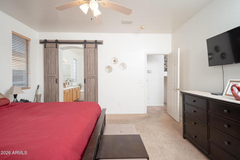 Great space - Parimary bedroom