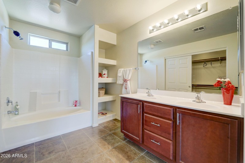 880 S Buena Vista Dr-19