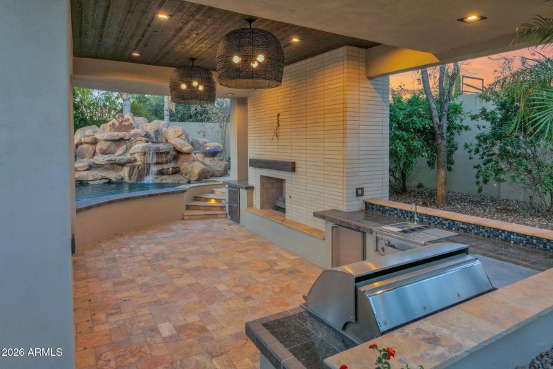 Outdoor Kitchen