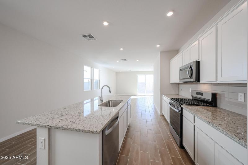 12_New-Move-in-Ready-Home_Teravalis_Buck