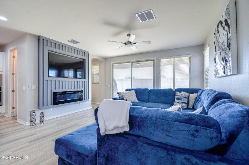 WOW, Great Media Wall