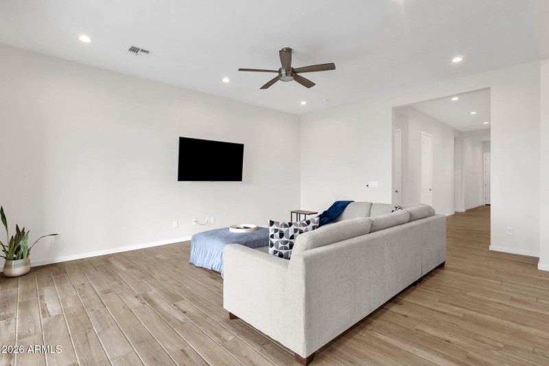 20-web-or-mls-15713-w-washington-st