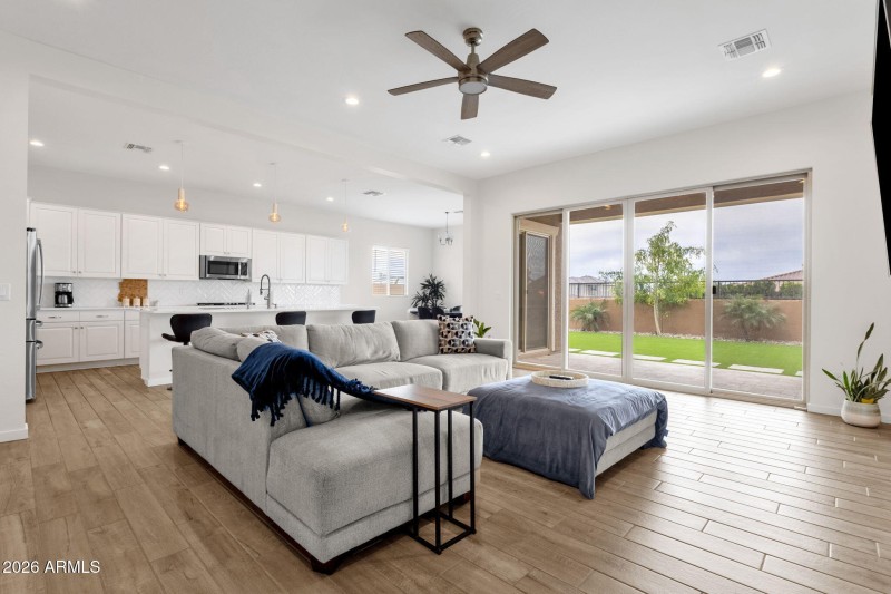 21-web-or-mls-15713-w-washington-st