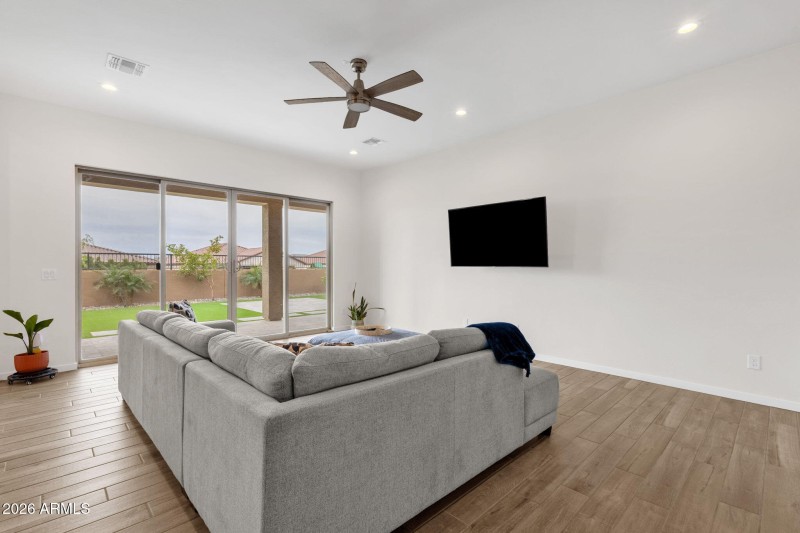 19-web-or-mls-15713-w-washington-st