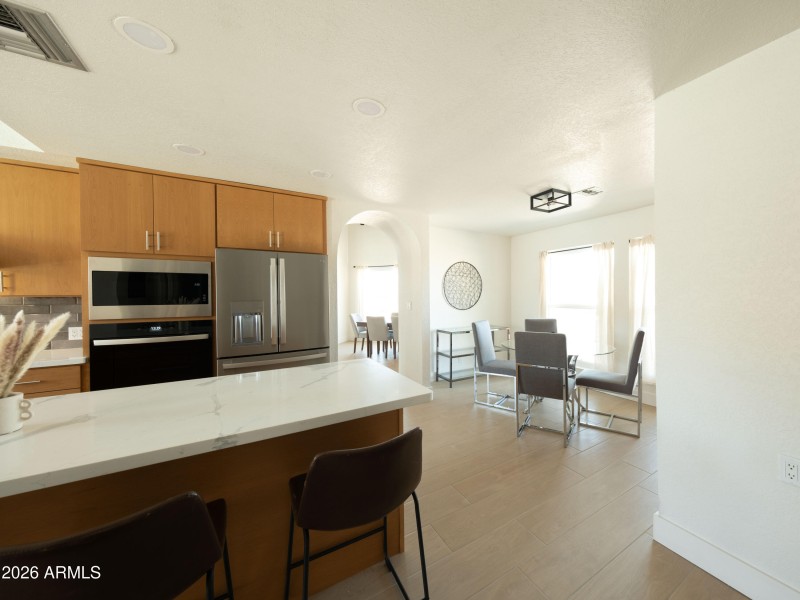 Kitchen & breakfast nook