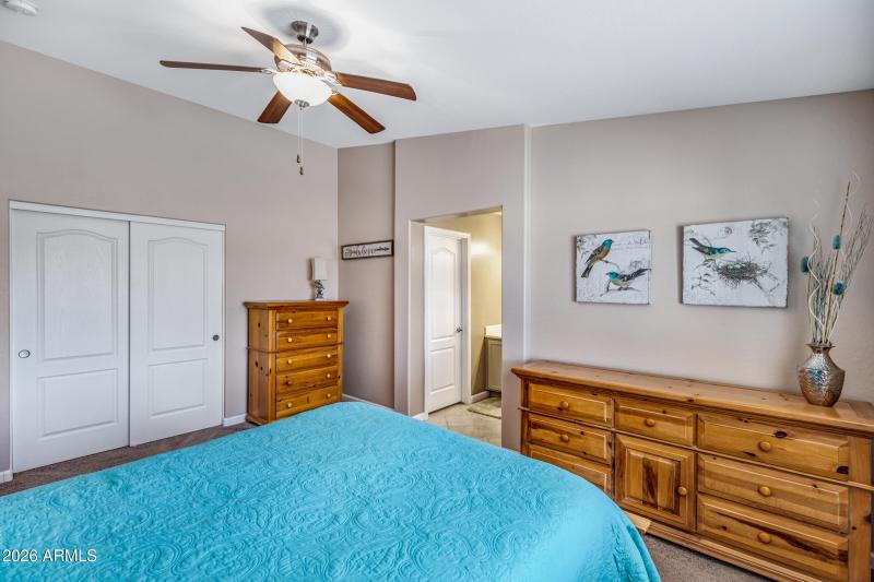 30528 N Sunray Dr-16