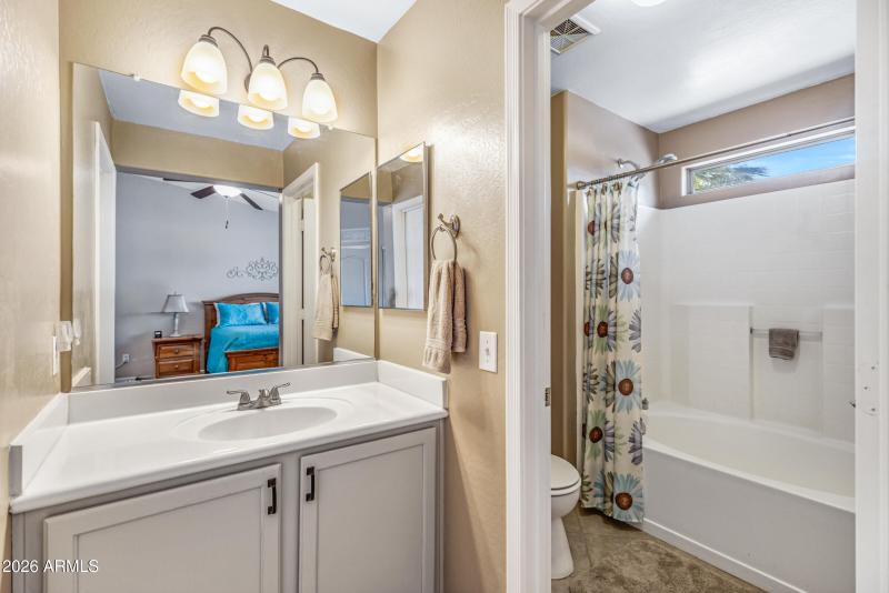 30528 N Sunray Dr-17