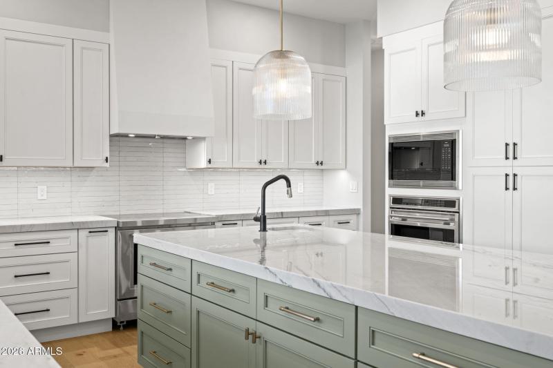 16-web-or-mls-4030-n-54th-pl