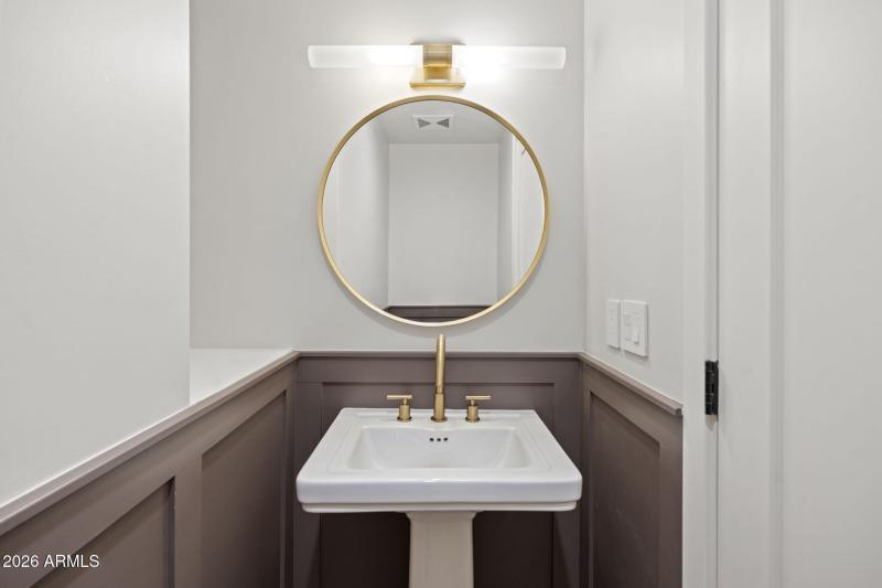 24-web-or-mls-4030-n-54th-pl