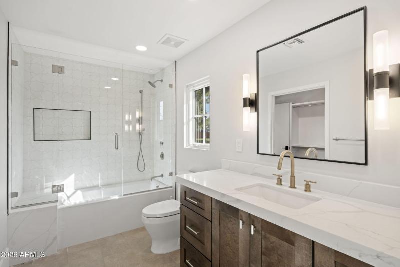 30-web-or-mls-4030-n-54th-pl