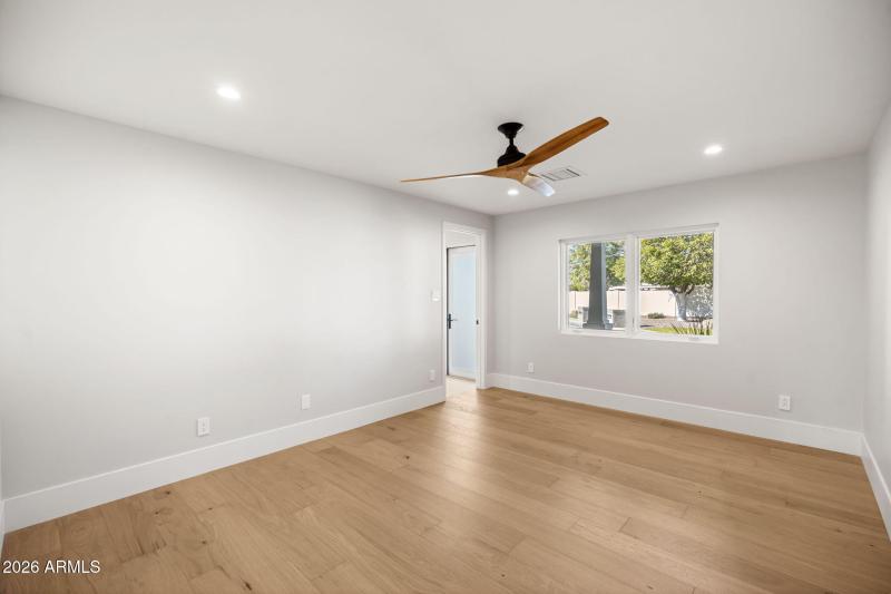 31-web-or-mls-4030-n-54th-pl