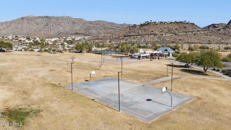 63-web-or-mls-16032-s-1st-st