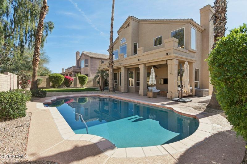 50-web-or-mls-16032-s-1st-st