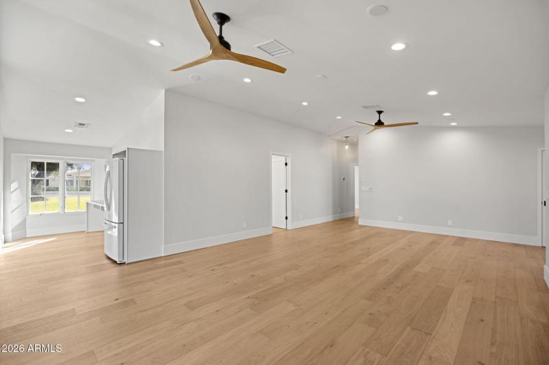 36-web-or-mls-4030-n-54th-pl