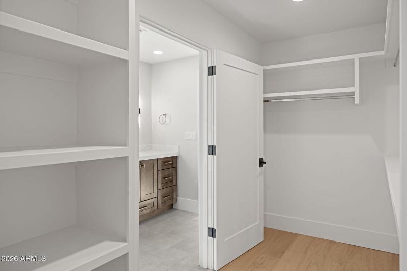 39-web-or-mls-4030-n-54th-pl