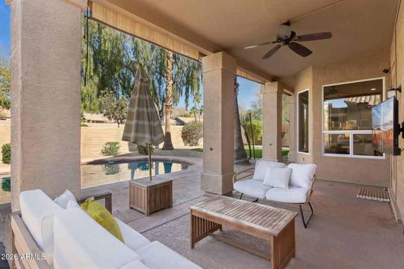 48-web-or-mls-16032-s-1st-st