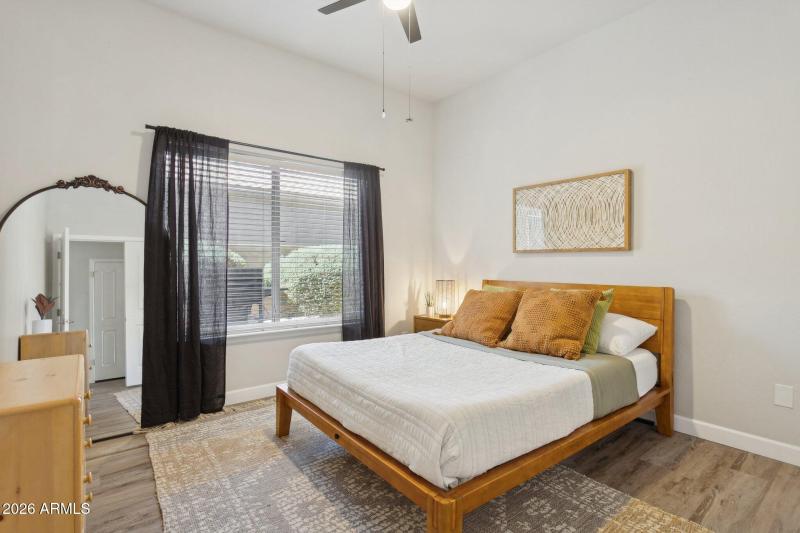 22-web-or-mls-16032-s-1st-st