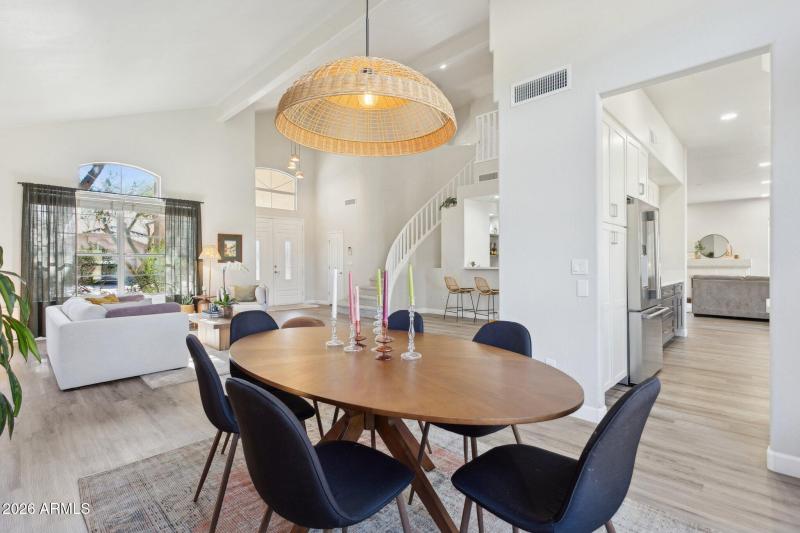 9-web-or-mls-16032-s-1st-st