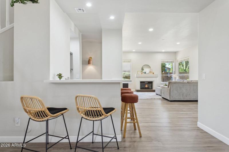 10-web-or-mls-16032-s-1st-st