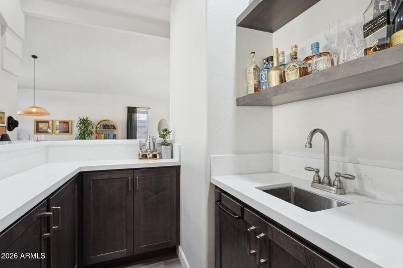 12-web-or-mls-16032-s-1st-st