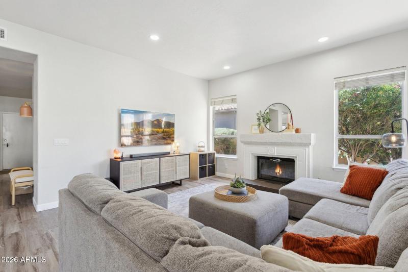 14-web-or-mls-16032-s-1st-st