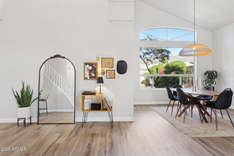 6-web-or-mls-16032-s-1st-st