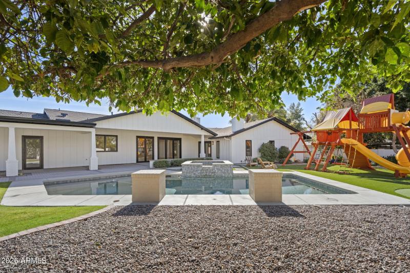 55-web-or-mls-4030-n-54th-pl