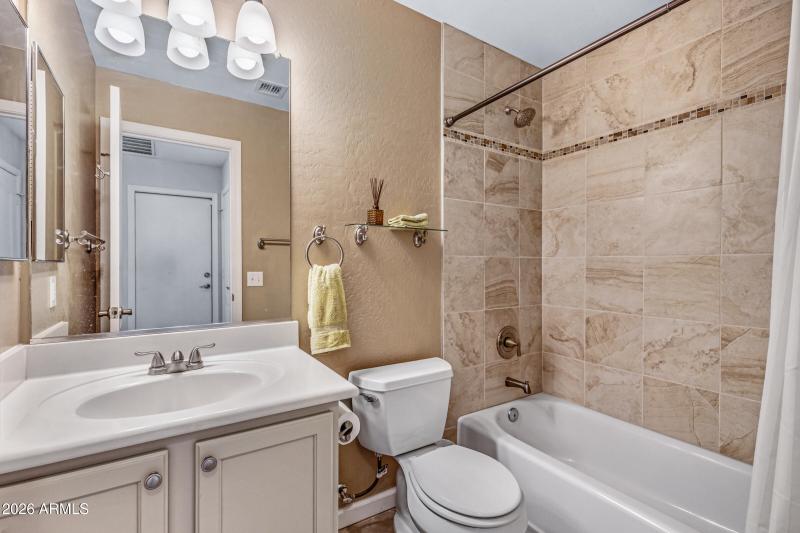 30528 N Sunray Dr-14