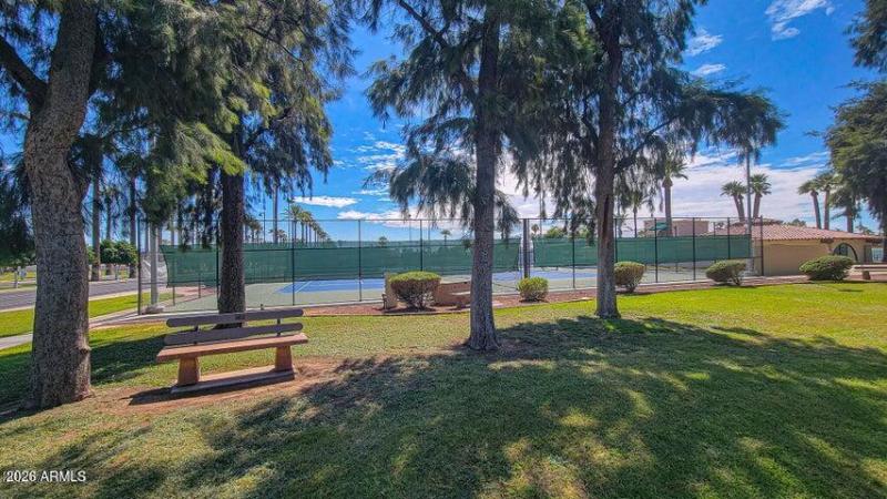 Tennis courts close by