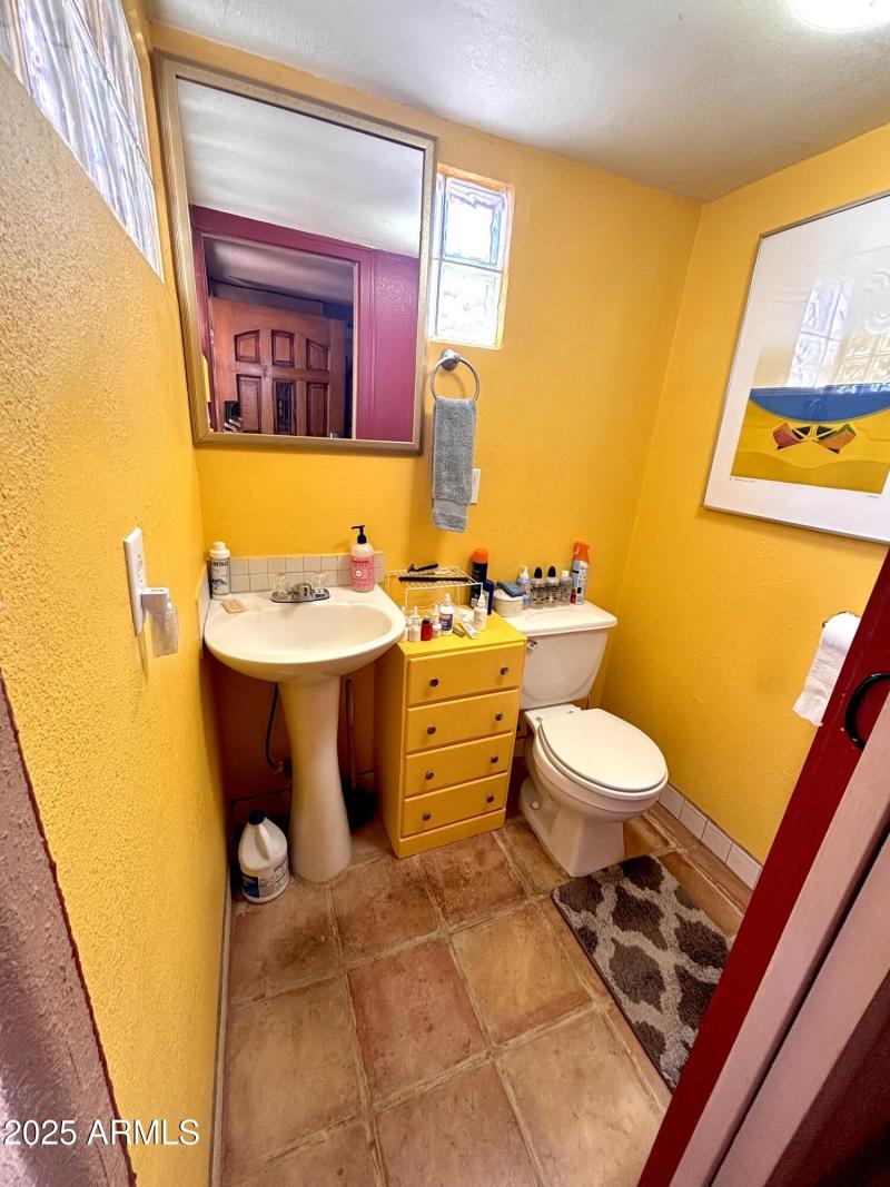 851 N Washnigton Main House Bath