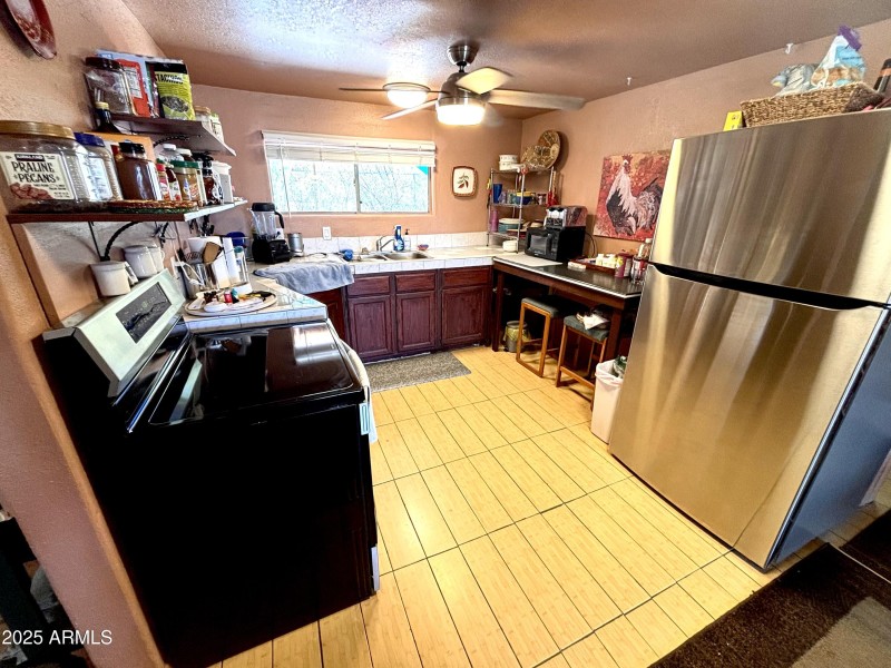 851 N Washington Kitchen