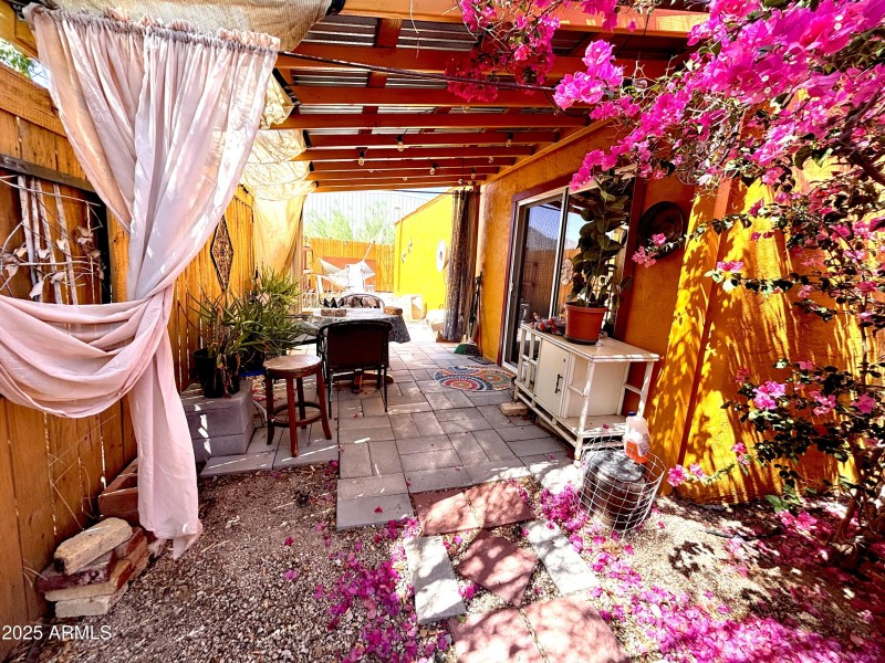 851 N Washington Casita Patio