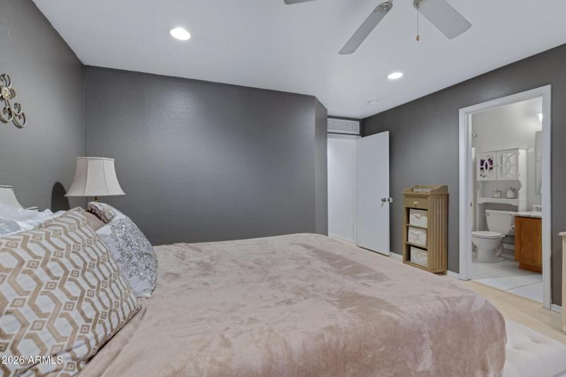 3212 W St Kateri Dr-21