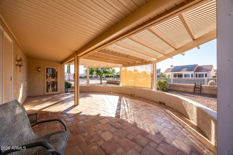 39 Corral Large covered patio