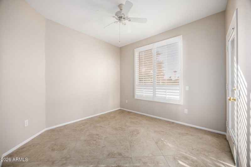 09 Office/Den Off Great Rm