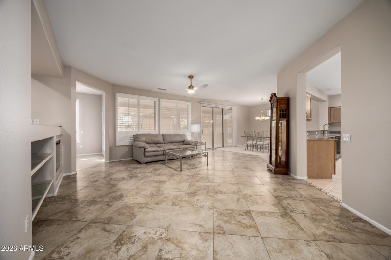 12 Entry into a huge Great Room