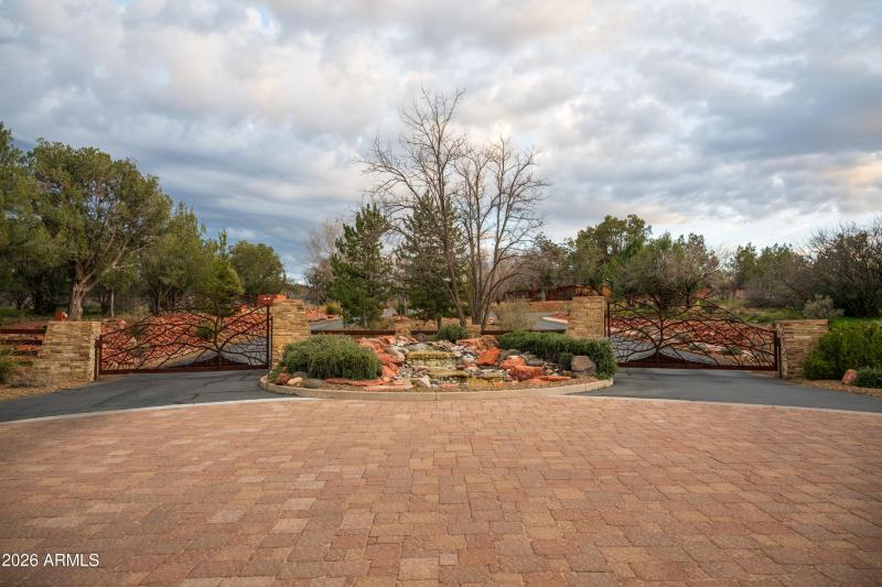 Grand Entrance Monument