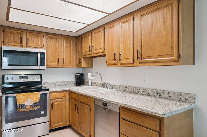 6-web-or-mls-7950-e-camelback-rd-bldg-28