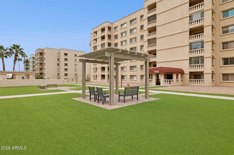 17-web-or-mls-7950-e-camelback-rd-bldg-2
