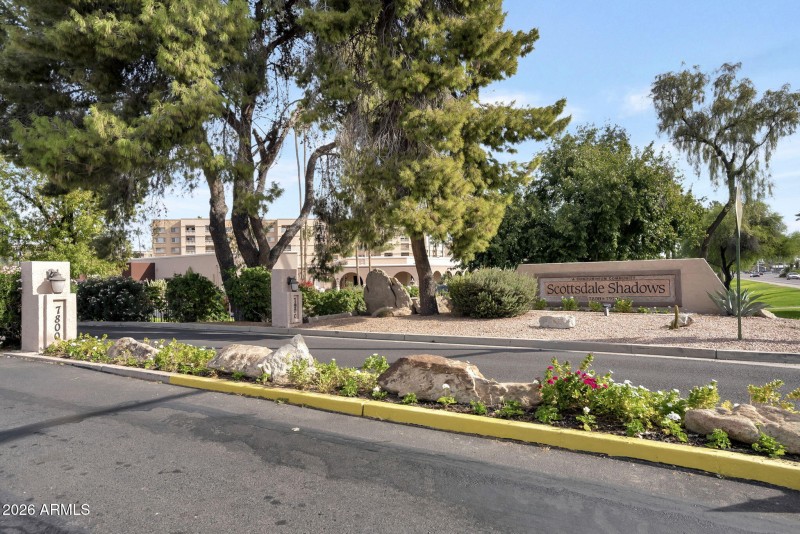 20-web-or-mls-7950-e-camelback-rd-bldg-2