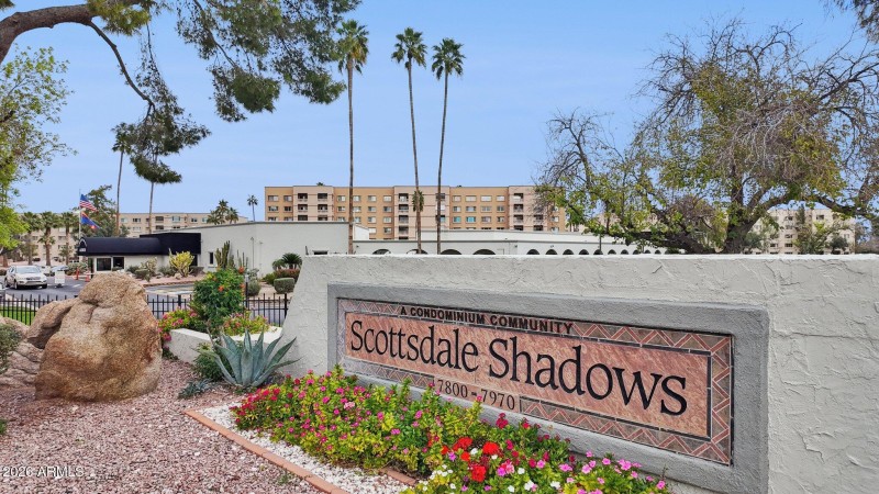 39-web-or-mls-7950-e-camelback-rd-bldg-2