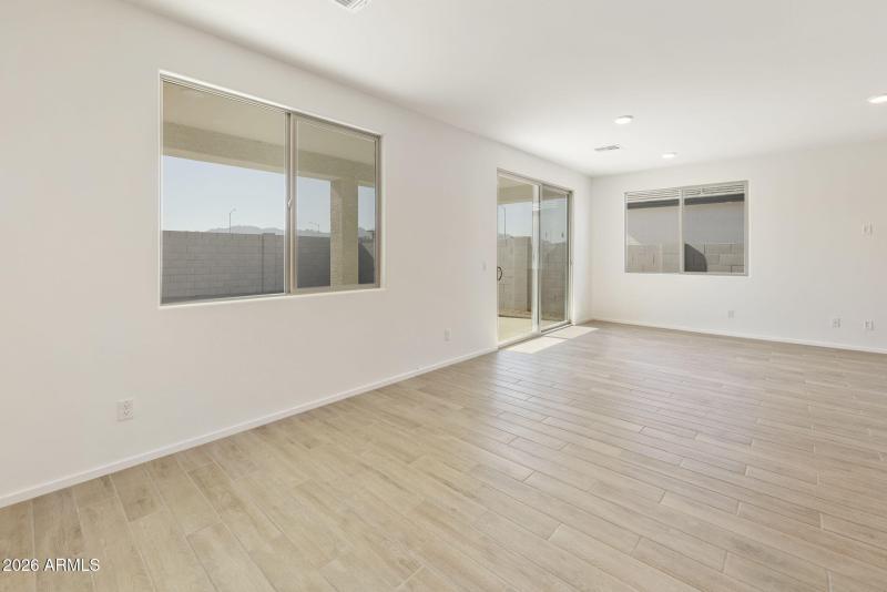 DINING AND GREAT ROOM